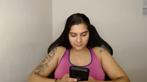 The queen of the biceps  online show from February 7, 2025, 2:08 am