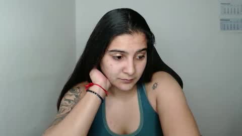 The queen of the biceps  online show from March 8, 2025, 9:18 pm