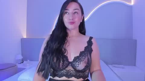 Snapshot of amanda_benz_ chatting on July 1, 2026, 11:23 am amanda_benz_ online show from July 1, 2026, 11:23 am