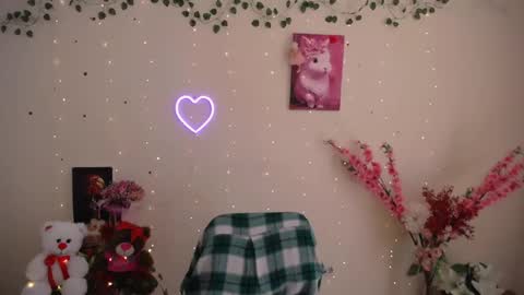 amanda_bright_ online show from May 6, 2026, 10:42 am