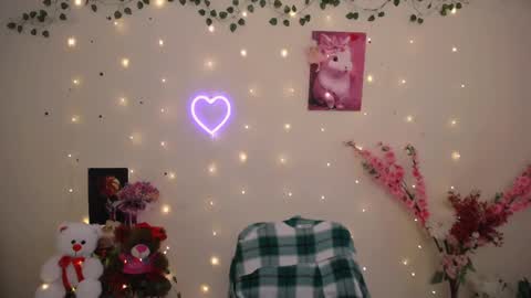 amanda_bright_ online show from May 9, 2026, 8:19 am