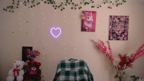 amanda_bright_ online show from May 19, 2026, 10:32 am