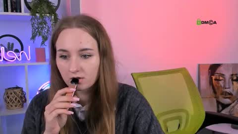 Ami  online show from October 7, 2025, 1:41 pm