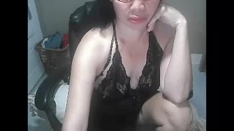 Snapshot of amanda_pinaymama chatting on February 4, 2025, 11:49 pm amanda online show from February 4, 2025, 11:49 pm