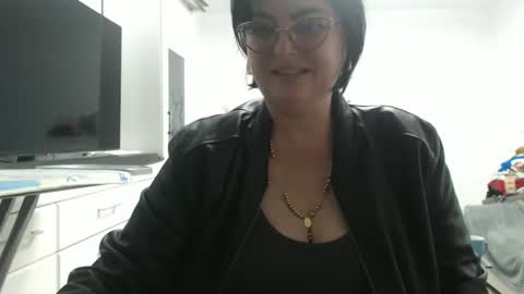 Snapshot of amandamuller1982 chatting on November 11, 2025, 7:47 pm Anda online show from November 11, 2025, 7:47 pm