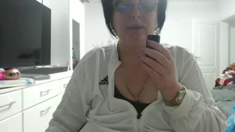 Snapshot of amandamuller1982 chatting on November 21, 2025, 4:16 pm Anda online show from November 21, 2025, 4:16 pm