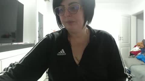 Snapshot of amandamuller1982 chatting on November 24, 2025, 5:34 pm Anda online show from November 24, 2025, 5:34 pm