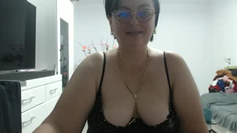 Snapshot of amandamuller1982 chatting on December 2, 2025, 9:54 pm Anda online show from December 2, 2025, 9:54 pm