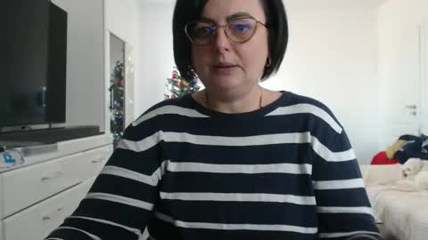 Snapshot of amandamuller1982 chatting on December 16, 2025, 9:14 am Anda online show from December 16, 2025, 9:14 am