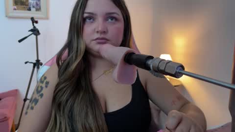 Amandha online show from March 3, 2026, 6:14 pm