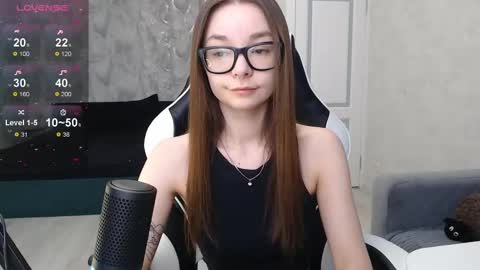 Mila online show from February 17, 2025, 12:16 pm