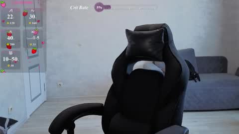 Mila online show from March 10, 2026, 12:10 pm