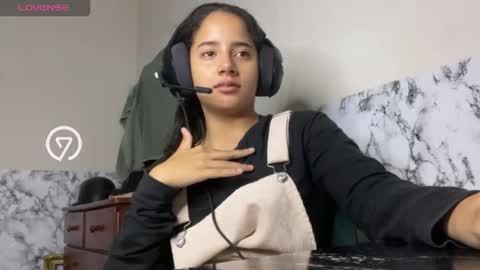 Snapshot of amany_r chatting on February 17, 2025, 6:53 am amany_r online show from February 17, 2025, 6:53 am