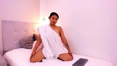 Amara Corin online show from February 4, 2026, 1:17 pm