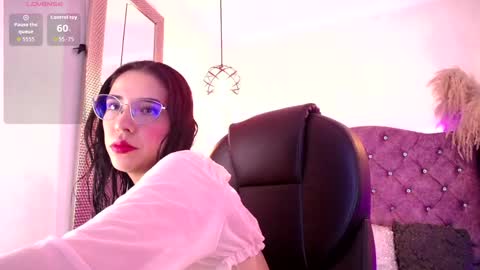 amara_davis1 online show from May 7, 2026, 3:56 am