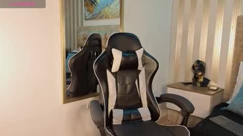 Snapshot of amara_queen_ chatting on March 3, 2026, 11:49 am Amara online show from March 3, 2026, 11:49 am