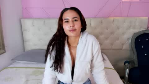 Amara  online show from May 15, 2026, 1:51 pm