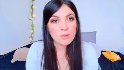 Amara Vega  online show from May 7, 2026, 5:18 pm