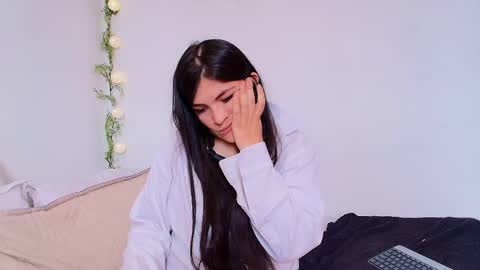 Snapshot of amara_vega chatting on June 3, 2026, 2:33 pm Amara Vega online show from June 3, 2026, 2:33 pm