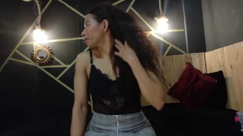 Snapshot of amara_vex chatting on July 1, 2026, 12:40 pm amara_vex online show from July 1, 2026, 12:40 pm