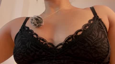 Snapshot of amaraht_ chatting on September 26, 2025, 6:06 am Amara online show from September 26, 2025, 6:06 am