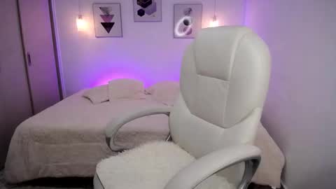 Snapshot of amarantha_ross chatting on October 23, 2025, 10:36 am Amarantha online show from October 23, 2025, 10:36 am