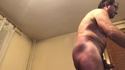 Snapshot of amaranther chatting on December 4, 2025, 7:00 pm Amaranther online show from December 4, 2025, 7:00 pm