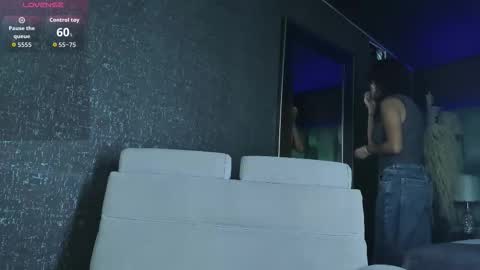 Snapshot of amarettho chatting on October 1, 2025, 10:43 am Emily online show from October 1, 2025, 10:43 am