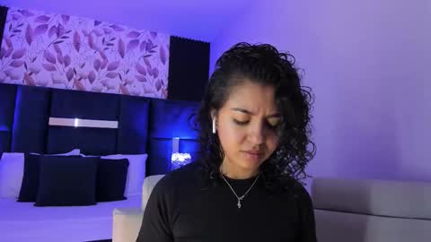 Snapshot of amarettho chatting on October 15, 2025, 11:10 am Emily online show from October 15, 2025, 11:10 am