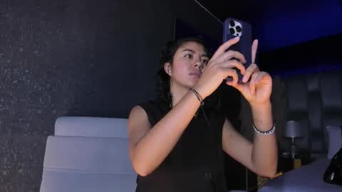 Snapshot of amarettho chatting on October 23, 2025, 11:09 am Emily online show from October 23, 2025, 11:09 am