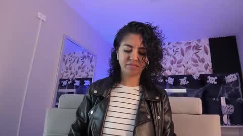 Snapshot of amarettho chatting on October 27, 2025, 12:20 pm Emily online show from October 27, 2025, 12:20 pm