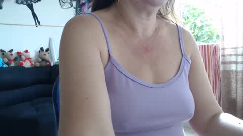 amaris_c online show from February 3, 2025, 1:19 pm