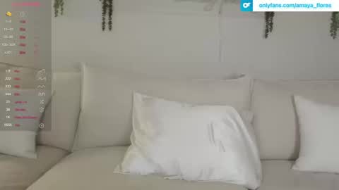 Snapshot of amaya_floress chatting on October 18, 2025, 9:37 pm amaya_floress online show from October 18, 2025, 9:37 pm