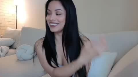Snapshot of amaya_floress chatting on April 24, 2026, 12:51 pm amaya_floress online show from April 24, 2026, 12:51 pm