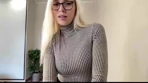 Kelly online show from May 8, 2026, 8:30 am