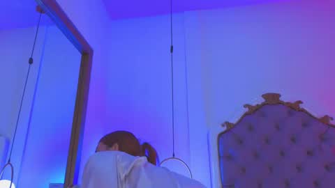 Snapshot of ambar_adamss chatting on October 19, 2025, 3:01 pm Sara online show from October 19, 2025, 3:01 pm