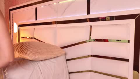 Julieta  online show from September 30, 2025, 11:59 am