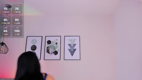 ambarevans_ online show from September 18, 2025, 11:56 am