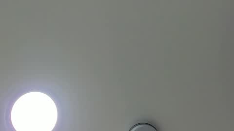 ambarevans_ online show from September 22, 2025, 11:23 am