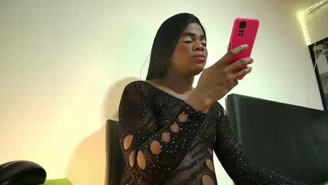 ambargil__ online show from January 18, 2025, 7:04 pm