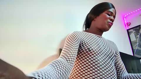 ambargil__ online show from March 6, 2025, 2:18 pm