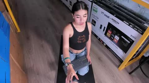 Ambarina  online show from May 7, 2026, 11:37 am