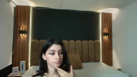 AMBAR LEE online show from April 5, 2026, 12:02 pm