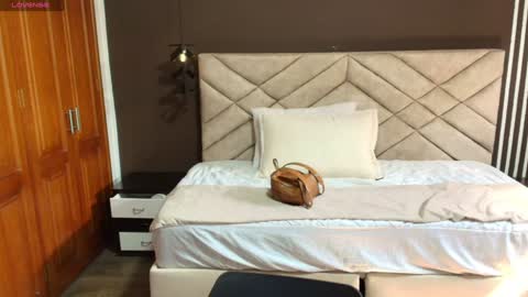 Snapshot of ambaross chatting on January 7, 2025, 7:17 pm Ambar Ross online show from January 7, 2025, 7:17 pm