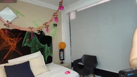 Snapshot of ambaross chatting on October 27, 2025, 7:29 pm Ambar Ross online show from October 27, 2025, 7:29 pm