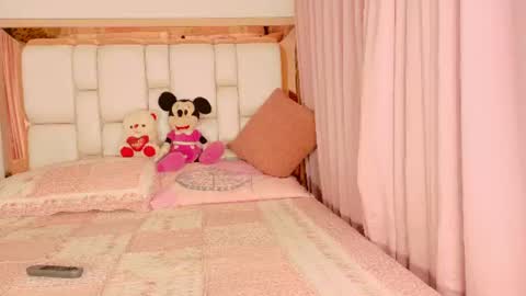 Snapshot of ambarrossi_ chatting on June 10, 2026, 11:20 am online show from June 10, 2026, 11:20 am