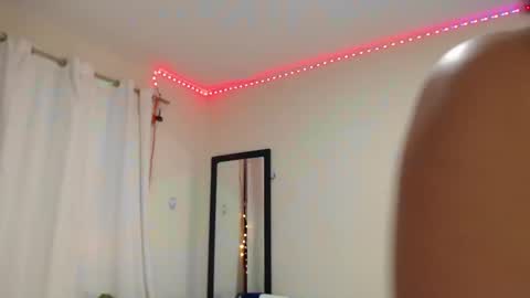 Snapshot of ambarsofhia chatting on December 23, 2024, 1:18 am Amber Sofhia online show from December 23, 2024, 1:18 am