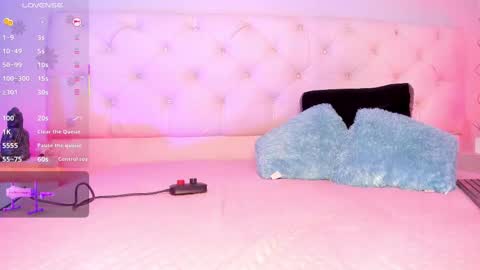 Snapshot of ambeer_fox_ chatting on September 19, 2025, 8:42 pm  Amber  online show from September 19, 2025, 8:42 pm