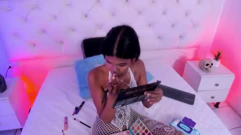 Snapshot of ambeer_fox_ chatting on October 14, 2025, 8:09 pm  Amber  online show from October 14, 2025, 8:09 pm