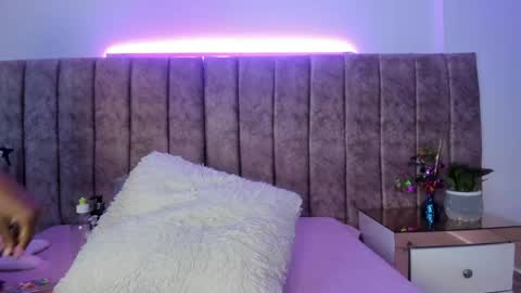Snapshot of ambeer_fox_ chatting on April 20, 2026, 1:47 pm Amber online show from April 20, 2026, 1:47 pm